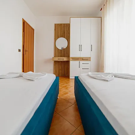 Ajla Apartament Durrës